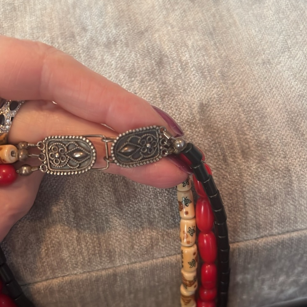 Vintage red  and Cream Multi-Strand Beaded Necklace - Picture 5 of 6